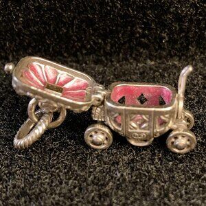 Excellent Condition, Brighton, Hinged Top Carriage Charm